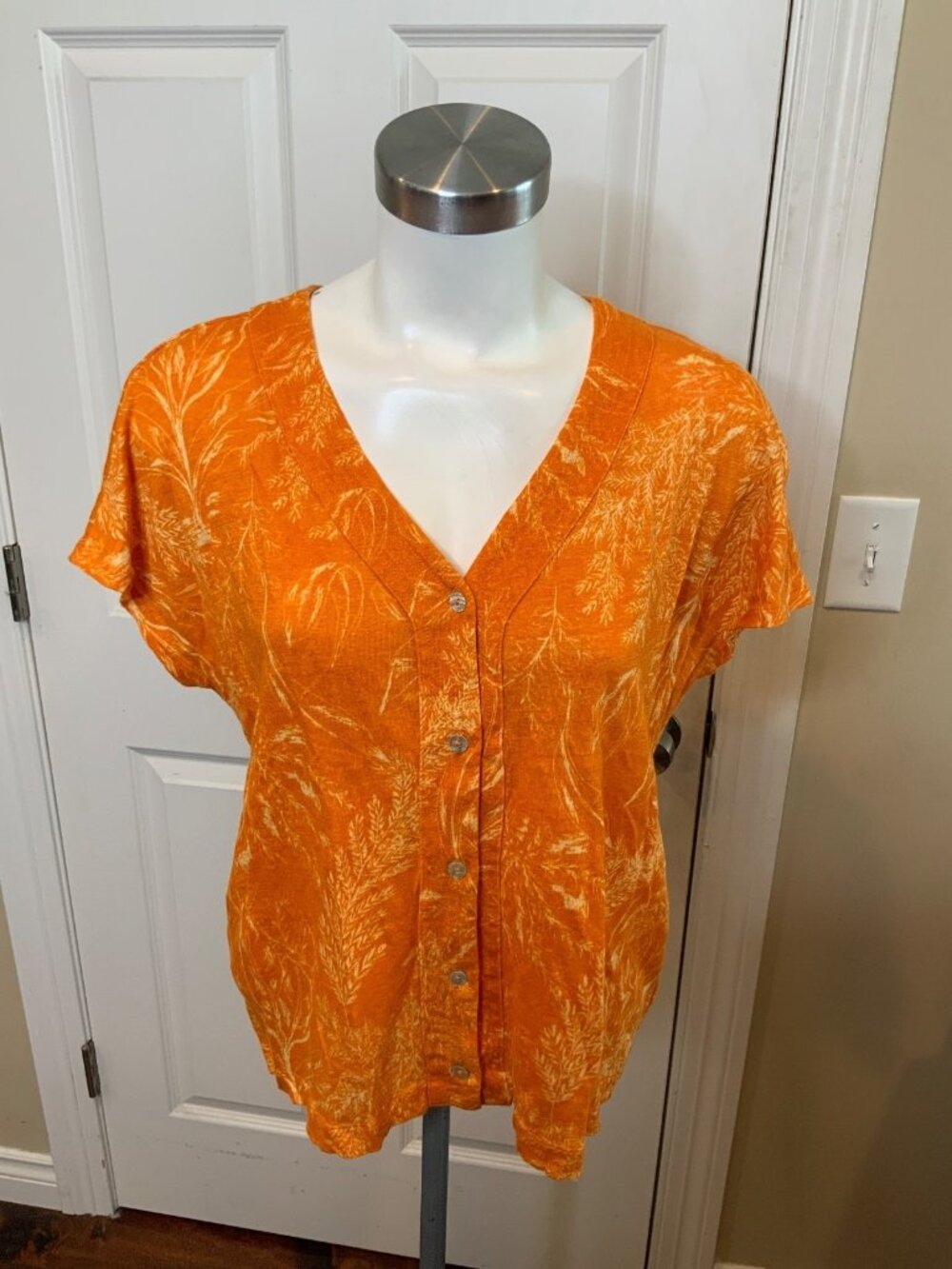 Tahari Orange Floral Linen Button-Up Short Sleeve Linen Top, Size Medium